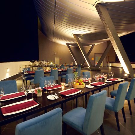 Lexis Suites Penang Bayan Lepas Εξωτερικό φωτογραφία The Deck