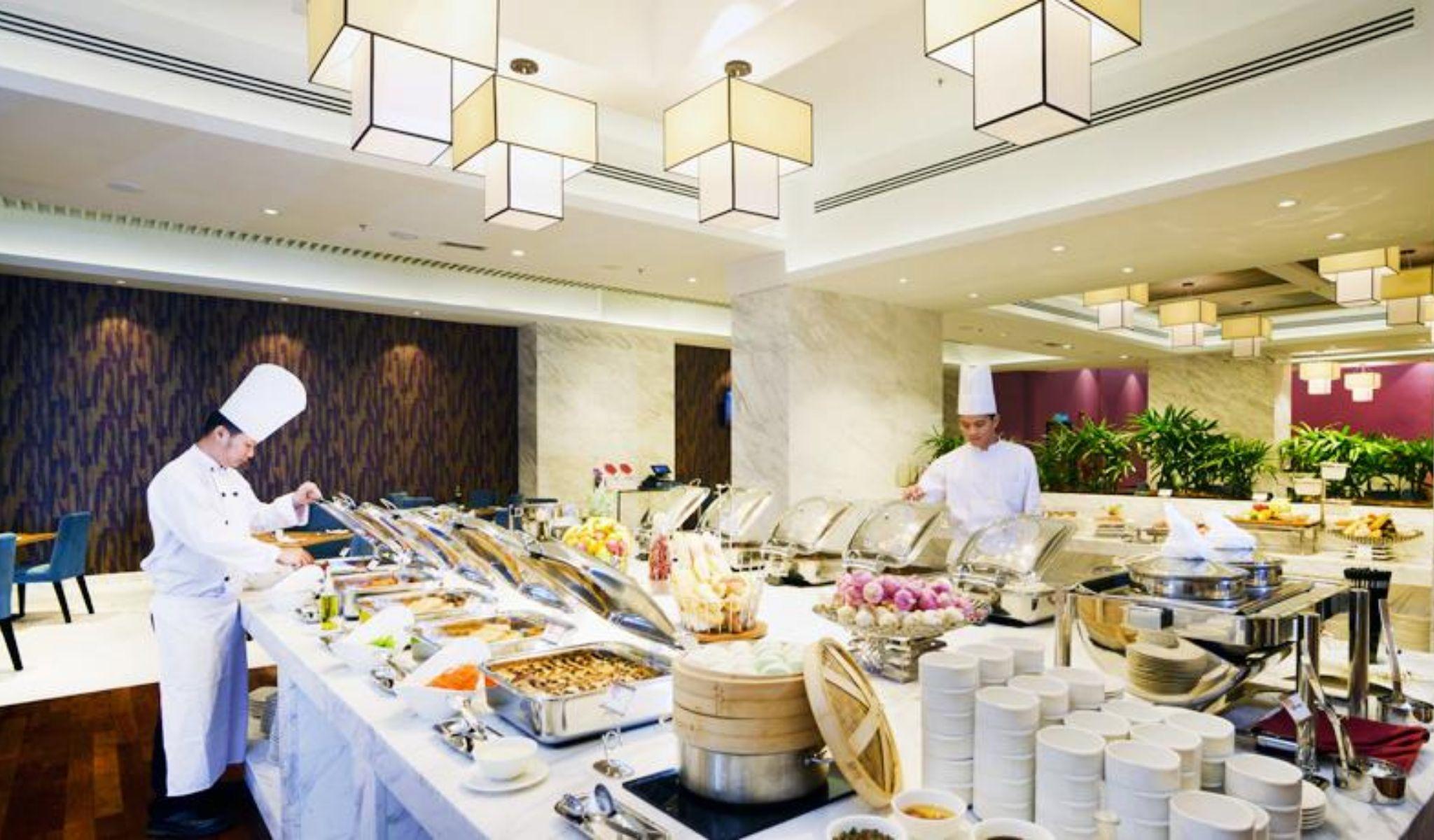 Lexis Suites Penang Bayan Lepas Εξωτερικό φωτογραφία A buffet at a hotel