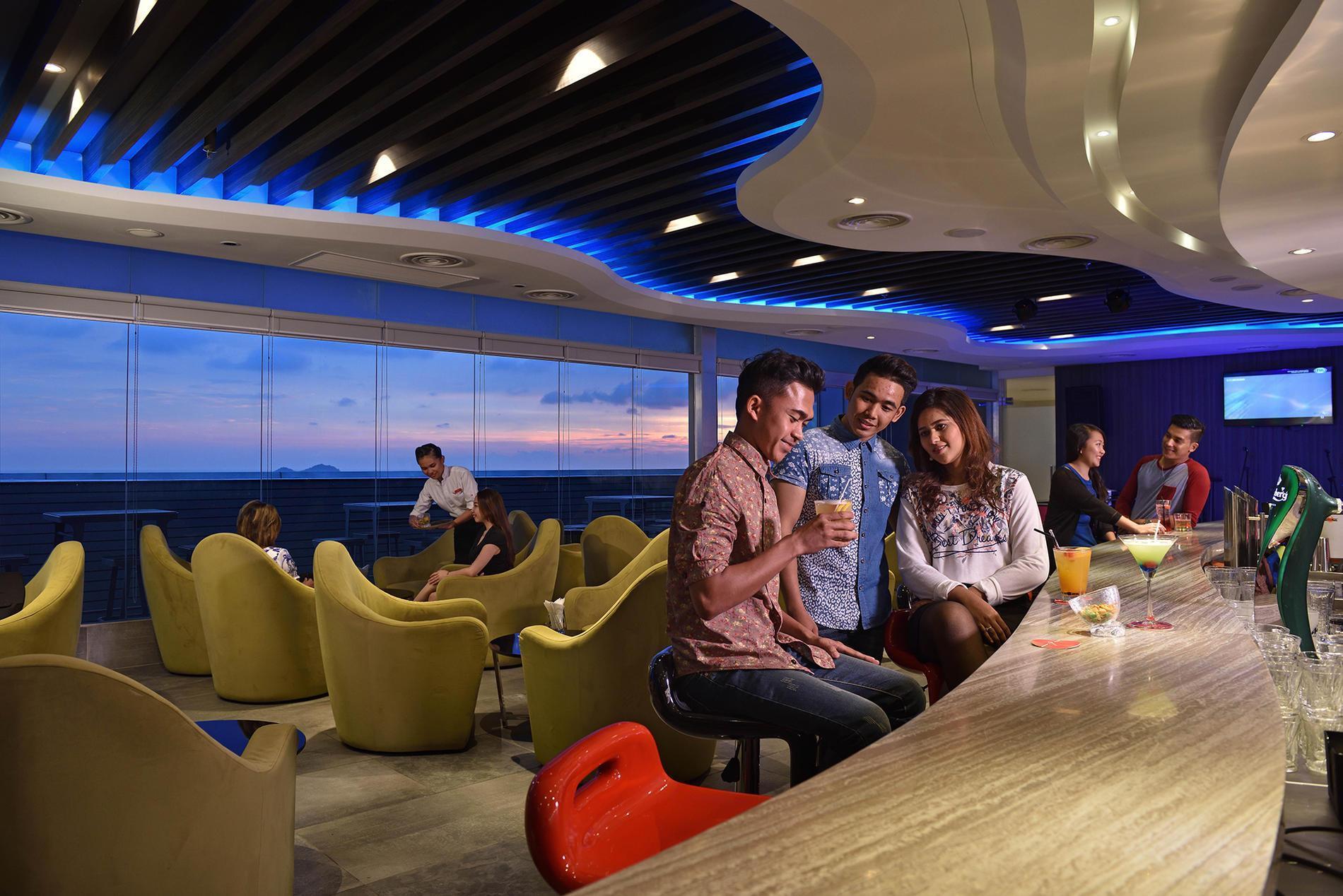 Lexis Suites Penang Bayan Lepas Εξωτερικό φωτογραφία The Sky Bar