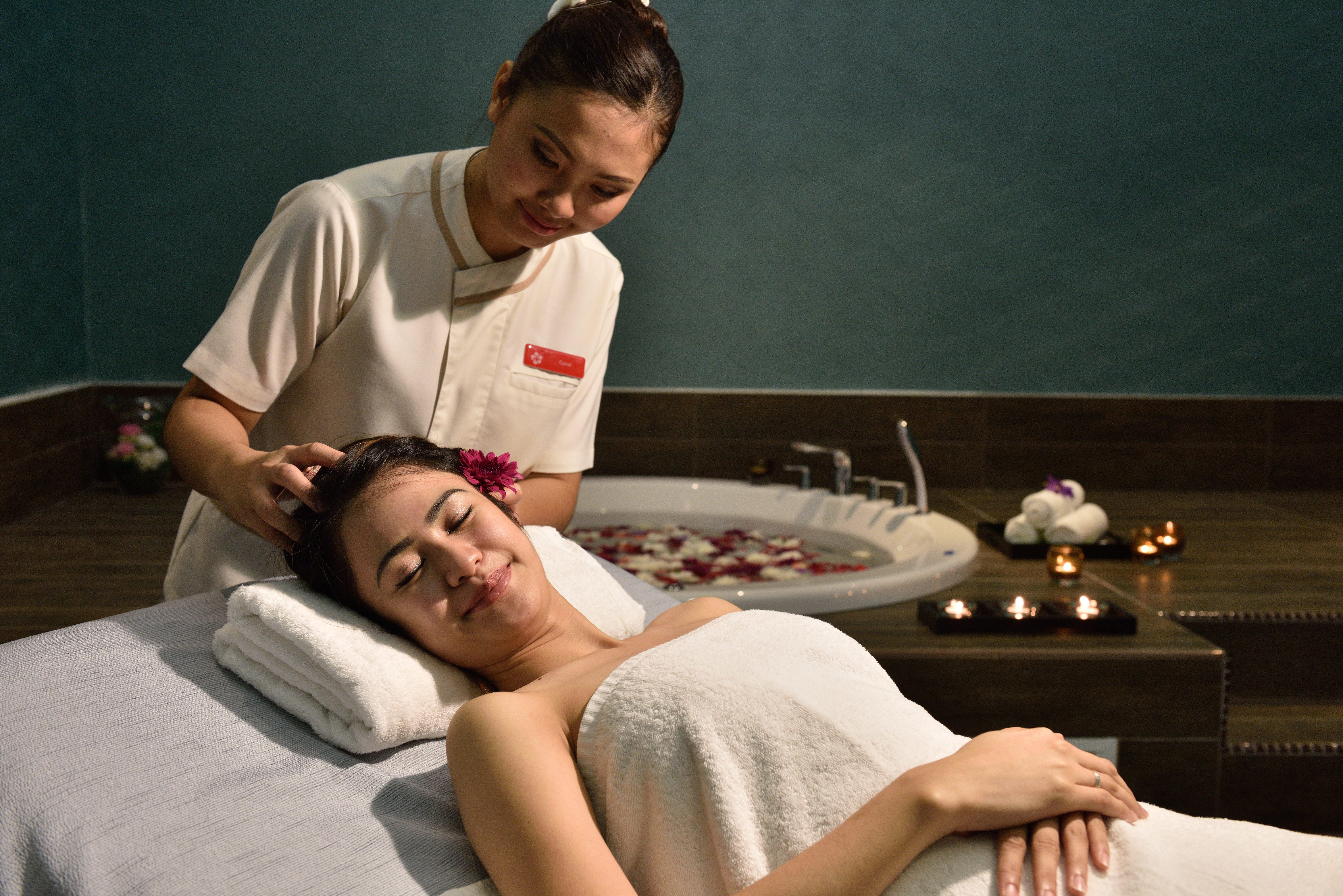 Lexis Suites Penang Bayan Lepas Εξωτερικό φωτογραφία Thai massage