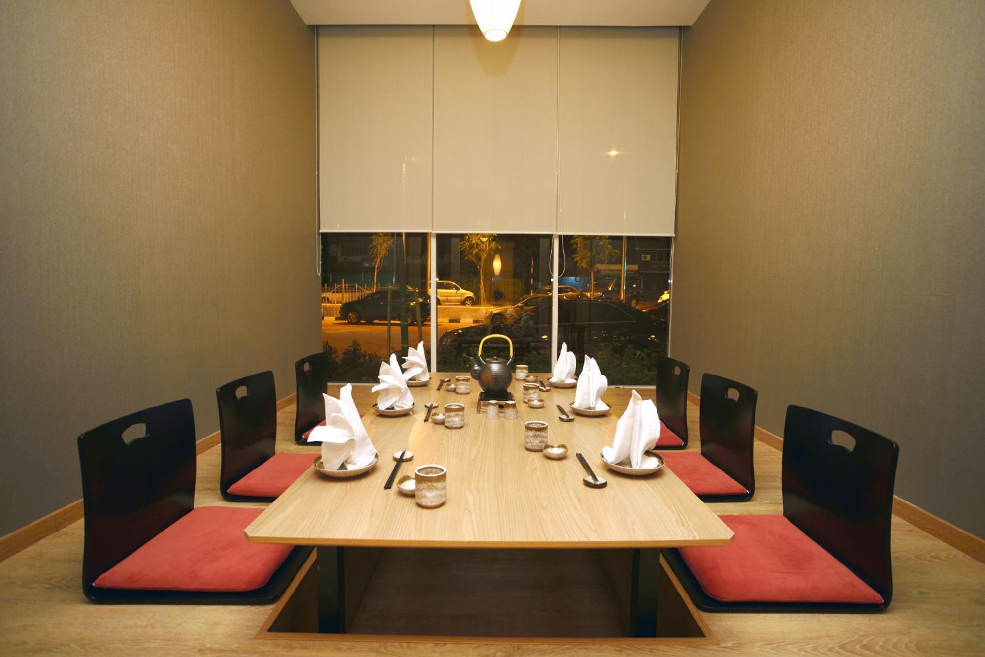Lexis Suites Penang Bayan Lepas Εξωτερικό φωτογραφία A traditional Japanese restaurant