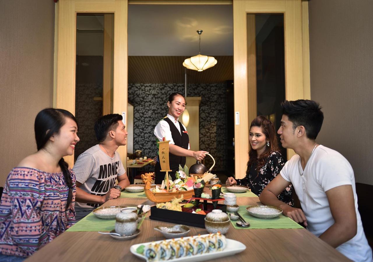 Lexis Suites Penang Bayan Lepas Εξωτερικό φωτογραφία A restaurant in Vietnam